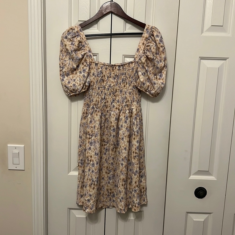 H&M Smocked Dress Light Beige with Small Flowers NWT Size Medium